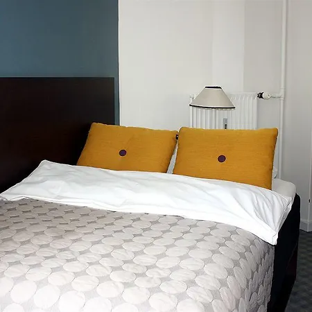 易卜生酒店 酒店 3*