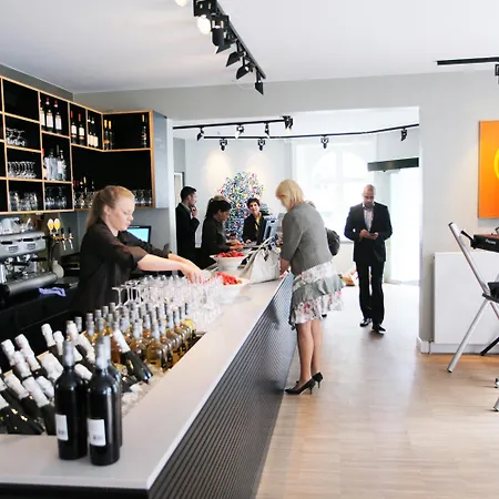 易卜生酒店 酒店